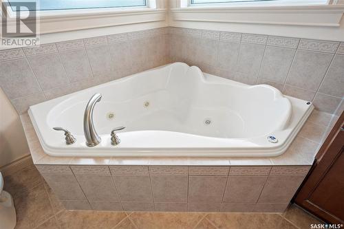 419 Greaves Crescent, Saskatoon, SK - Indoor Photo Showing Bathroom