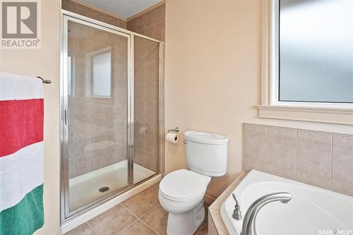 419 Greaves Crescent, Saskatoon, SK - Indoor Photo Showing Bathroom