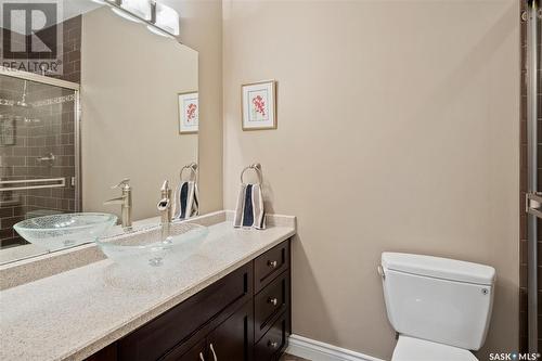 419 Greaves Crescent, Saskatoon, SK - Indoor Photo Showing Bathroom