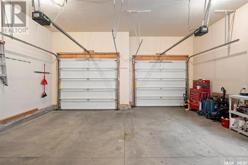 419 Greaves Crescent, Saskatoon, SK - Indoor Photo Showing Garage