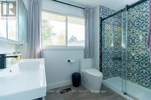 183 Sunnyridge Road, Hamilton, ON - Indoor Photo Showing Bathroom