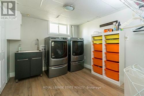 183 Sunnyridge Road, Hamilton, ON - Indoor Photo Showing Laundry Room