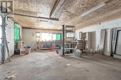 4528 Bridge Street, Niagara Falls, ON - Indoor Photo Showing Garage