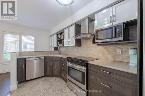 7 - 152 Albert Street, London, ON - Indoor Photo Showing Kitchen