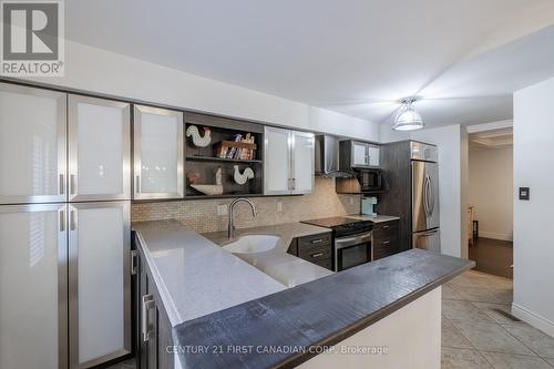 7 - 152 Albert Street, London, ON - Indoor Photo Showing Kitchen