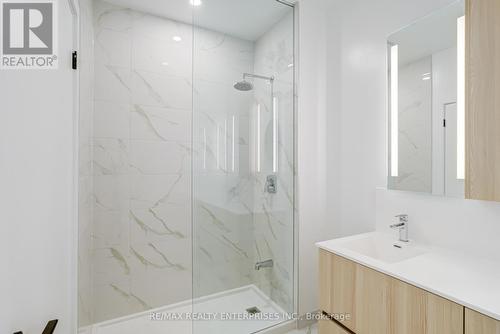 110 - 220 Missinnihe Way, Mississauga, ON - Indoor Photo Showing Bathroom