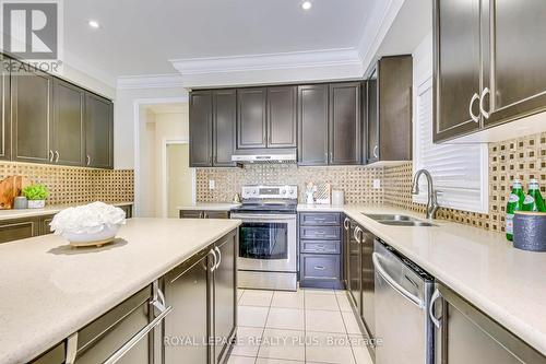 1268 Sim Place, Milton, ON - Indoor Photo Showing Kitchen With Double Sink With Upgraded Kitchen