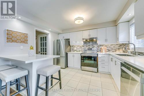 342 Sardinia Drive, Mississauga, ON - Indoor Photo Showing Kitchen With Stainless Steel Kitchen With Double Sink With Upgraded Kitchen