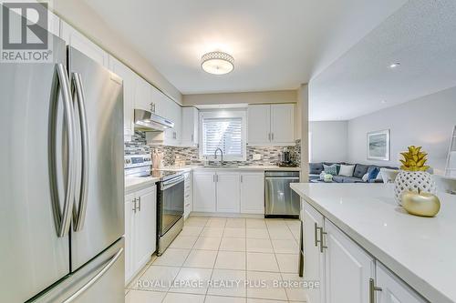 342 Sardinia Drive, Mississauga, ON - Indoor Photo Showing Kitchen With Stainless Steel Kitchen With Upgraded Kitchen