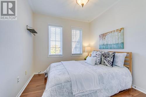 342 Sardinia Drive, Mississauga, ON - Indoor Photo Showing Bedroom