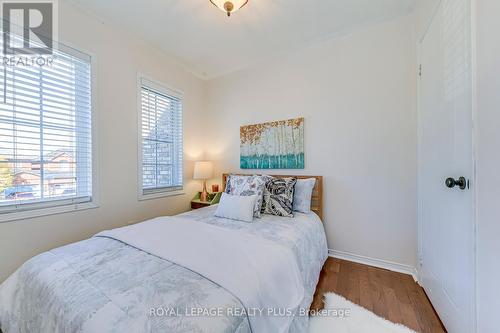 342 Sardinia Drive, Mississauga, ON - Indoor Photo Showing Bedroom