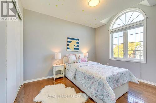 342 Sardinia Drive, Mississauga, ON - Indoor Photo Showing Bedroom