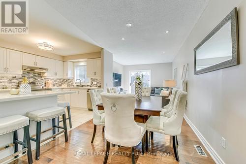 342 Sardinia Drive, Mississauga, ON - Indoor Photo Showing Dining Room