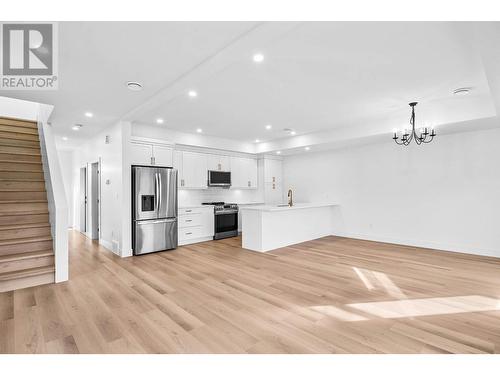 1179 Crestline Street, Kamloops, BC - Indoor Photo Showing Kitchen