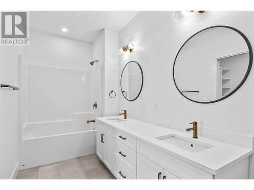 1179 Crestline Street, Kamloops, BC - Indoor Photo Showing Bathroom