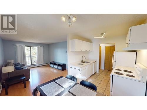 1108 23Rd Avenue N Unit# 310, Cranbrook, BC - Indoor Photo Showing Kitchen