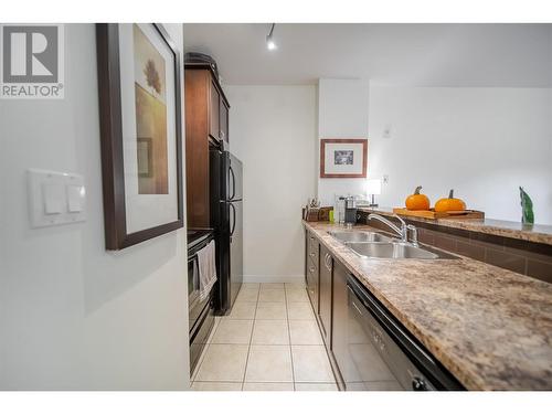 1500 Mcdonald Avenue Unit# 320, Fernie, BC - Indoor Photo Showing Kitchen With Double Sink