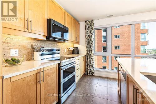 905 - 330 Titan, Ottawa, ON - Indoor Photo Showing Kitchen