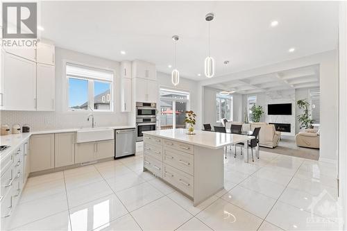 Granduer kitchen with extra light - 700 Coast Circle, Manotick, ON - Indoor Photo Showing Kitchen With Upgraded Kitchen