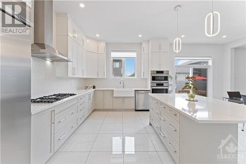 Ultra large space - perfect to entertain - 700 Coast Circle, Manotick, ON - Indoor Photo Showing Kitchen With Upgraded Kitchen