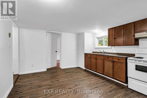 10 Whitehead Avenue, Cornwall, ON - Indoor Photo Showing Kitchen With Double Sink