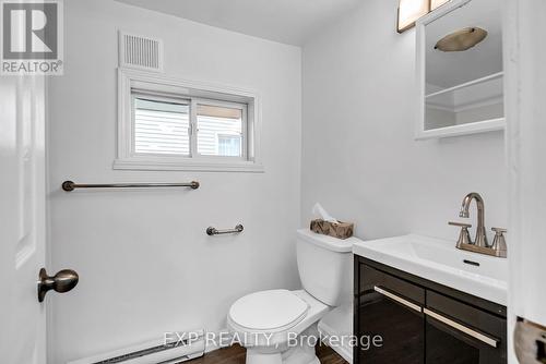 10 Whitehead Avenue, Cornwall, ON - Indoor Photo Showing Bathroom