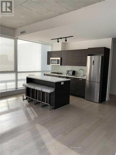 Ph21 - 39 Brant Street, Toronto, ON - Indoor Photo Showing Kitchen