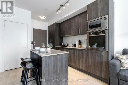 806 - 576 Front Street W, Toronto, ON - Indoor Photo Showing Kitchen