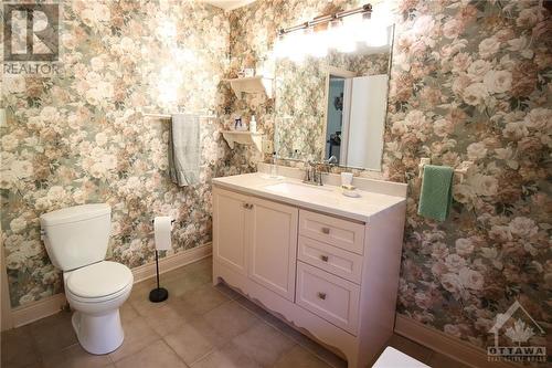 Large Bathroom - 797 Eighth Concession Road, Westport, ON - Indoor Photo Showing Bathroom