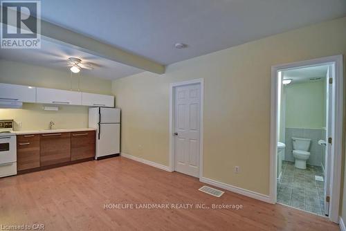 1260 King Street E, Cambridge, ON - Indoor Photo Showing Kitchen