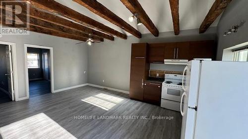 1260 King Street E, Cambridge, ON - Indoor Photo Showing Kitchen