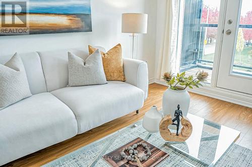 20 Waterville Way, Caledon, ON - Indoor Photo Showing Living Room