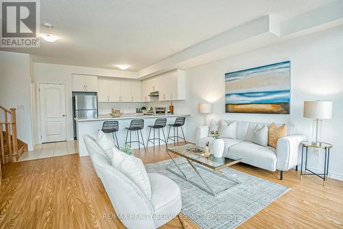 20 Waterville Way, Caledon, ON - Indoor Photo Showing Living Room