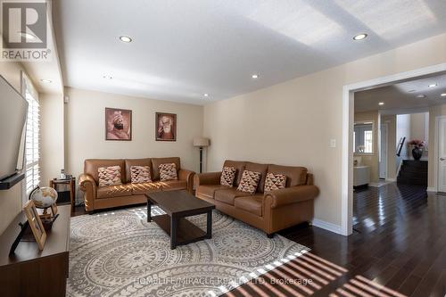 24 Triller Avenue, Cambridge, ON - Indoor Photo Showing Living Room