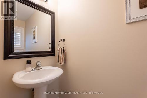 24 Triller Avenue, Cambridge, ON - Indoor Photo Showing Bathroom