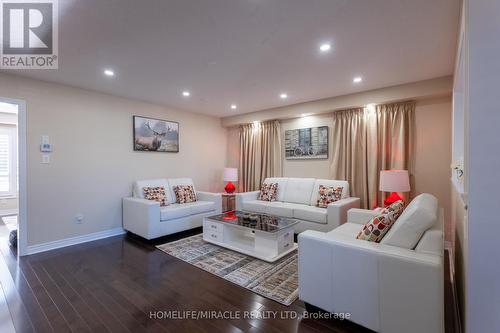 24 Triller Avenue, Cambridge, ON - Indoor Photo Showing Living Room