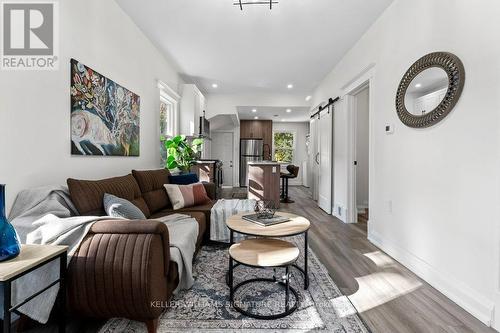 217 York Street, St. Catharines, ON - Indoor Photo Showing Living Room