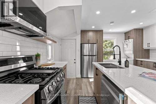 217 York Street, St. Catharines, ON - Indoor Photo Showing Kitchen With Double Sink With Upgraded Kitchen