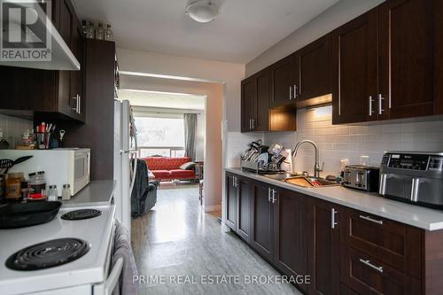 135 Semenym Avenue, Chatham-Kent (Chatham), ON - Indoor Photo Showing Kitchen