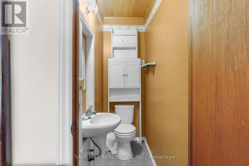 11590 Levere Road, North Dundas, ON - Indoor Photo Showing Bathroom