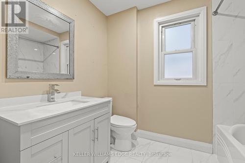 167 Kenilworth Avenue S, Hamilton, ON - Indoor Photo Showing Bathroom