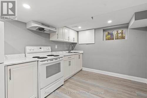 167 Kenilworth Avenue S, Hamilton, ON - Indoor Photo Showing Kitchen