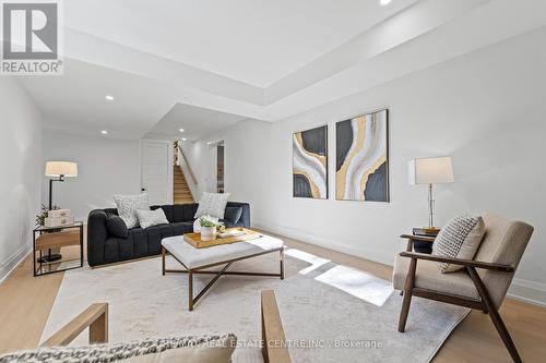 6614 Gore Road, Puslinch, ON - Indoor Photo Showing Living Room