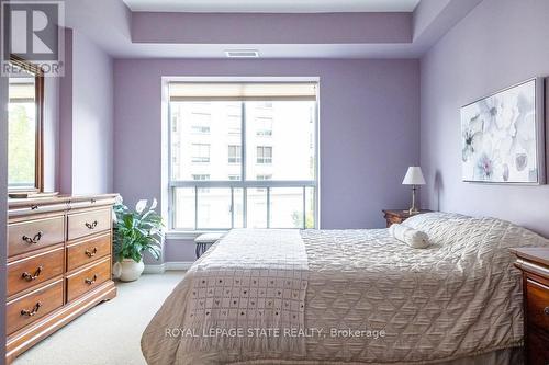 305 - 2000 Creekside Drive, Hamilton, ON - Indoor Photo Showing Bedroom