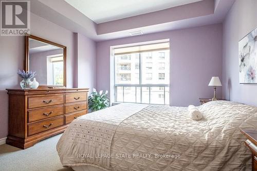 305 - 2000 Creekside Drive, Hamilton, ON - Indoor Photo Showing Bedroom