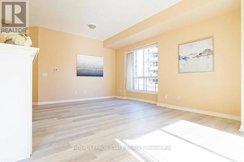 305 - 2000 Creekside Drive, Hamilton, ON - Indoor Photo Showing Other Room