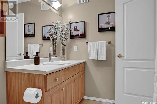 310 6 Lorne Place, Regina, SK - Indoor Photo Showing Bathroom