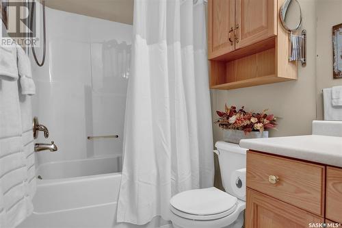 310 6 Lorne Place, Regina, SK - Indoor Photo Showing Bathroom