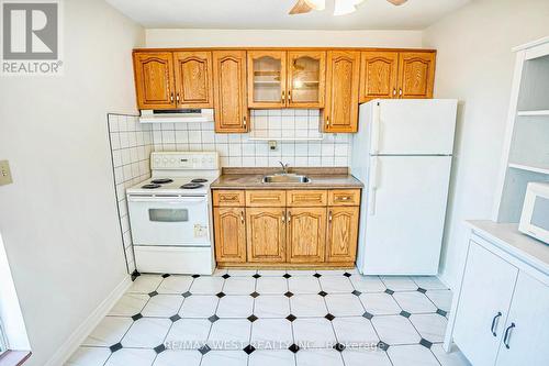 2 - 724 Dufferin Street, Toronto, ON - Indoor Photo Showing Kitchen