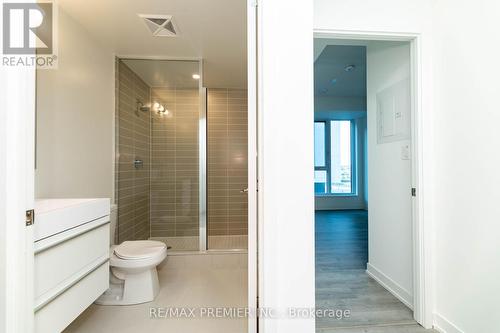 608C - 38 Simcoe Promenade Circle, Markham, ON - Indoor Photo Showing Bathroom